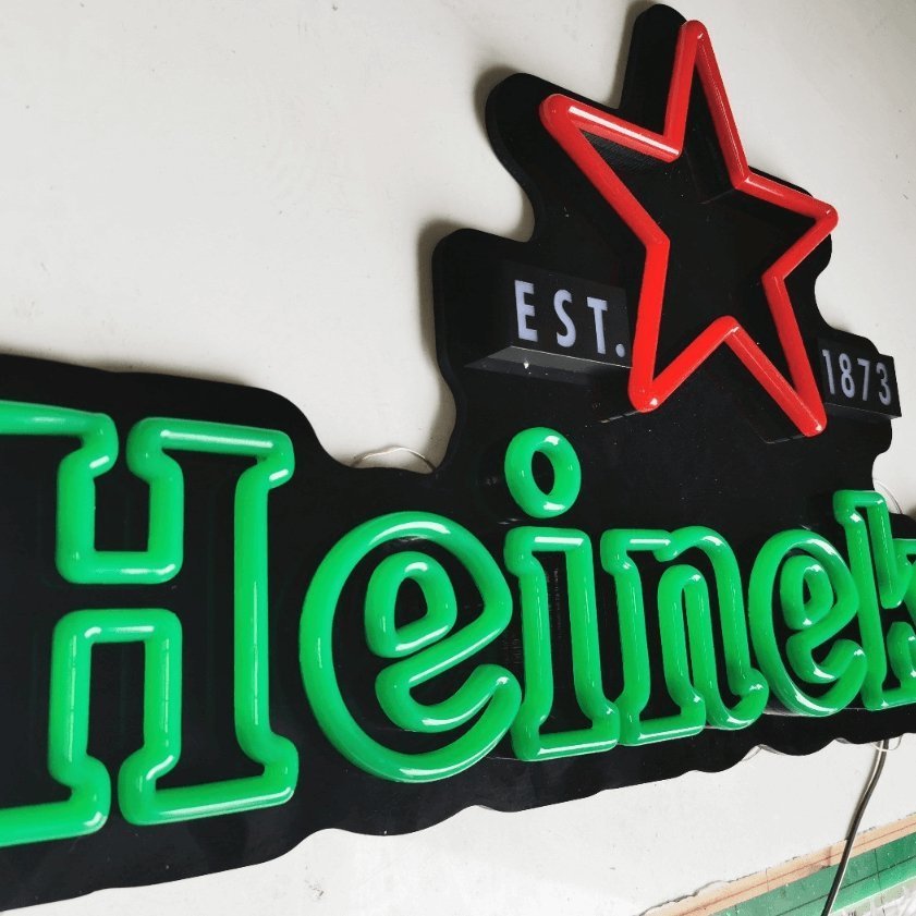 Neon verlihcting, neon bedrijf, neon sign in huis