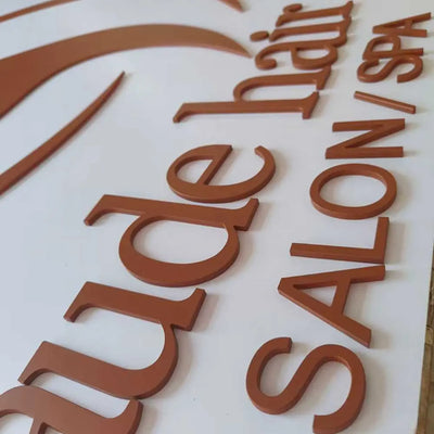 Freesletters in de kleur bruin