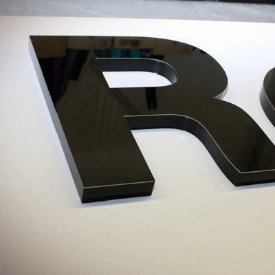 Freesletters in de kleur zwart