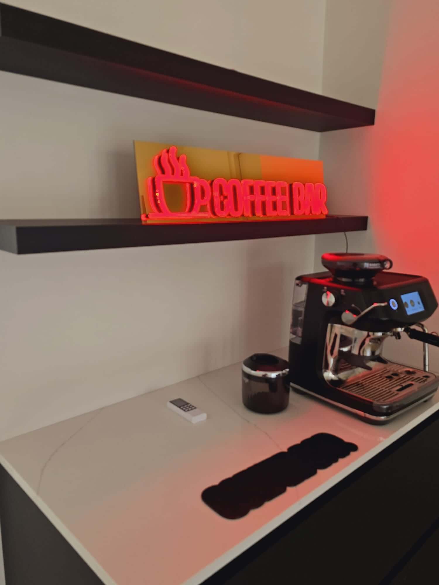 Coffe Bar neon sign, good vibes neonbord, neonbord, neon letters, neon reclame, neonborden voor restaurant , neon sign, neon letters