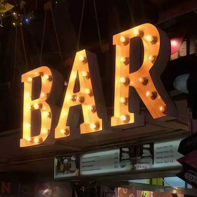 Marquee letters in de naam BAR