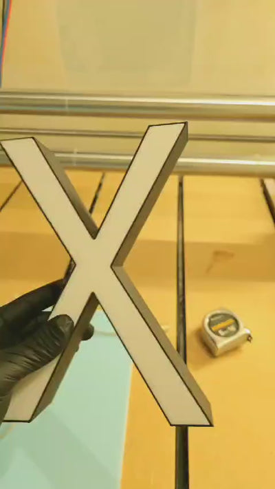 voorbeeld van eigen Acrylaat LED Letters – Luxe Verlichte Reclame